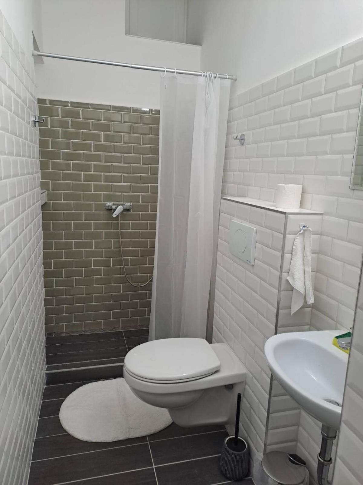 Cute Downtown Apartment บูดาเปสต์ ภายนอก รูปภาพ